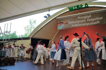 Fragment pierwszego dnia 32. Przeglądu Dziecięcych Zespołów Folklorystycznych